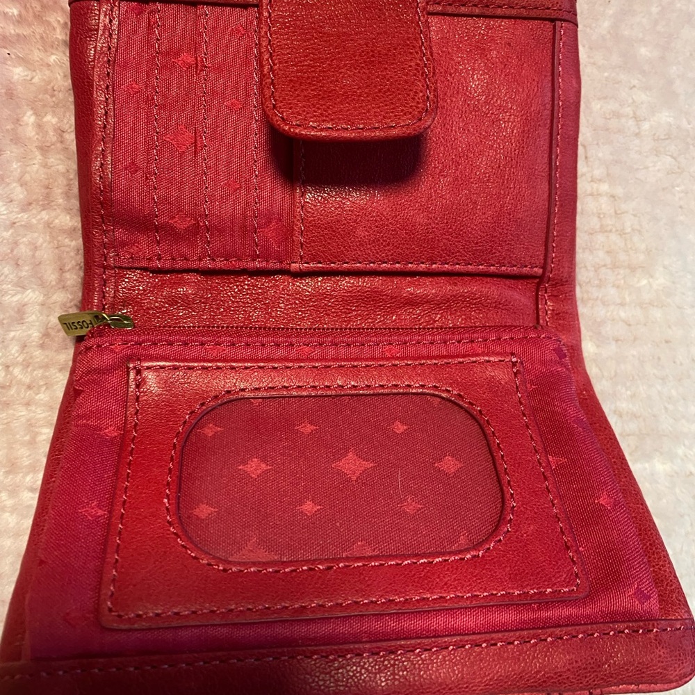 EUC! Fossil Red Leather Compact Wallet - Picture 5 of 7